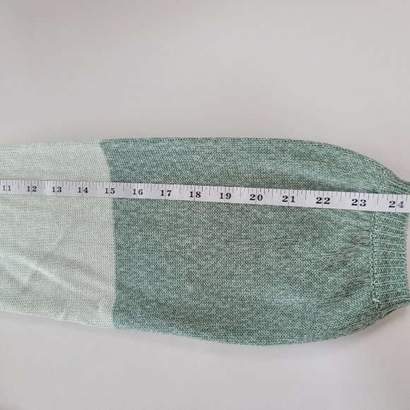 SOHO Spring Mint Green Sweater Size Medium - Picture 6 of 10